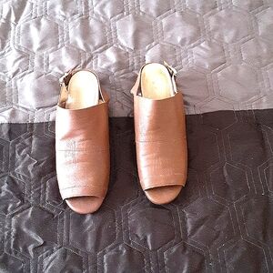 ALEX MARIE TAN SANDALS  SIZE:  91/2 M